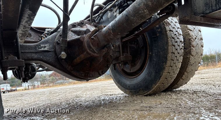 image for item ED2409 2009 International WorkStar 7500 truck cab and chassis