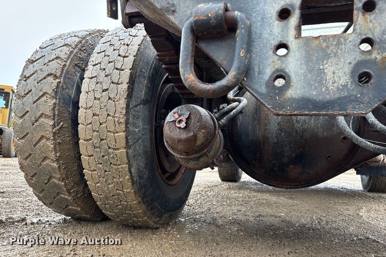 image for item ED2409 2009 International WorkStar 7500 truck cab and chassis