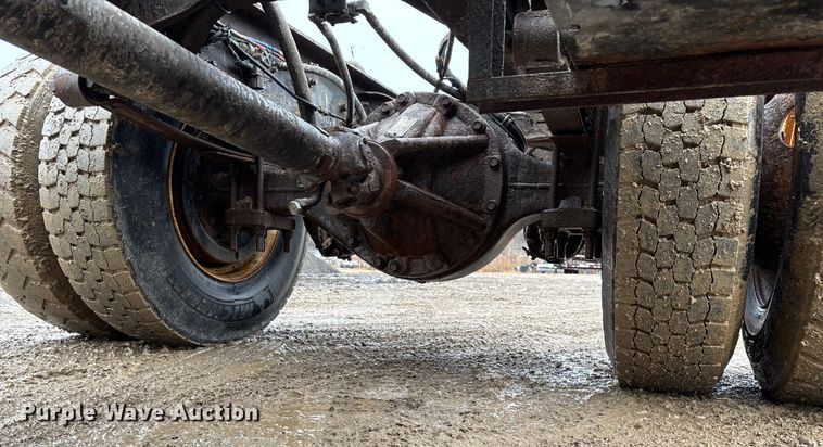 image for item ED2409 2009 International WorkStar 7500 truck cab and chassis