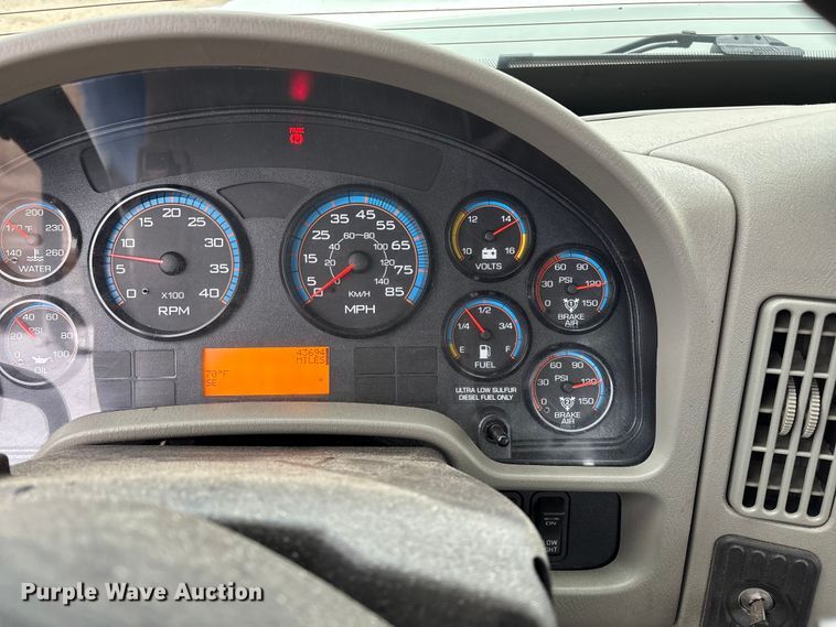 image for item ED2409 2009 International WorkStar 7500 truck cab and chassis