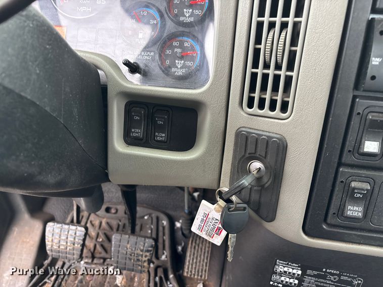 image for item ED2409 2009 International WorkStar 7500 truck cab and chassis