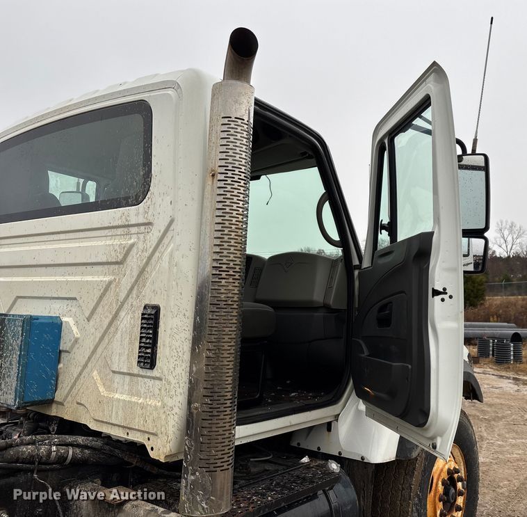 image for item ED2409 2009 International WorkStar 7500 truck cab and chassis