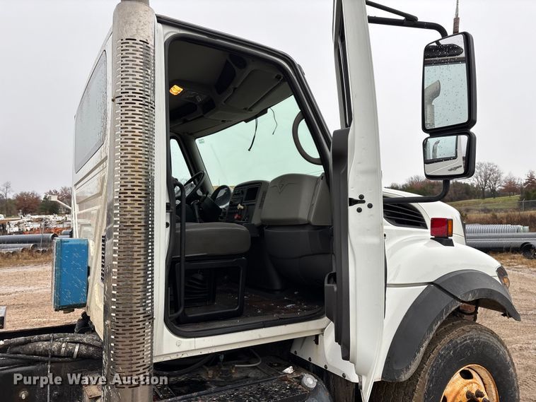 image for item ED2409 2009 International WorkStar 7500 truck cab and chassis