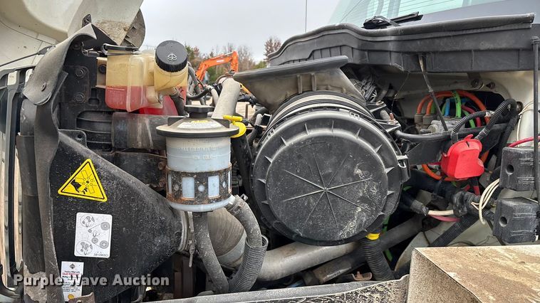 image for item ED2409 2009 International WorkStar 7500 truck cab and chassis