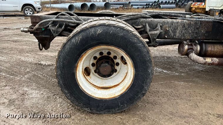 image for item ED2409 2009 International WorkStar 7500 truck cab and chassis