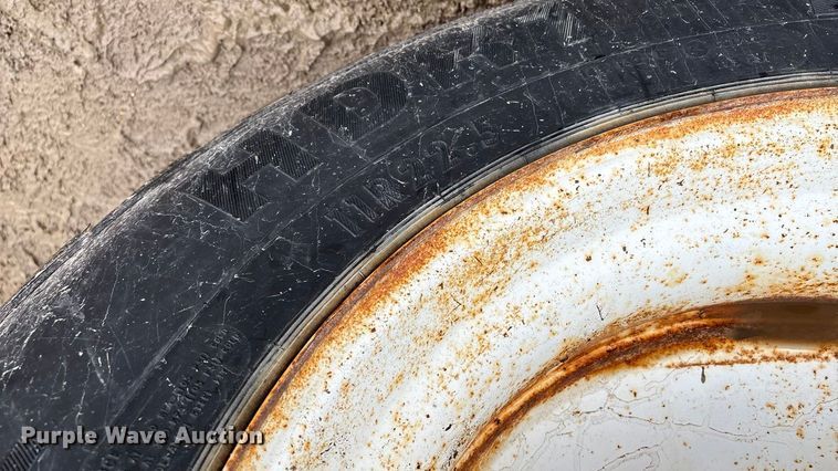 image for item ED2409 2009 International WorkStar 7500 truck cab and chassis