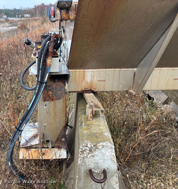 image for item ED2411 Hi-Way Super-P-9 spreader