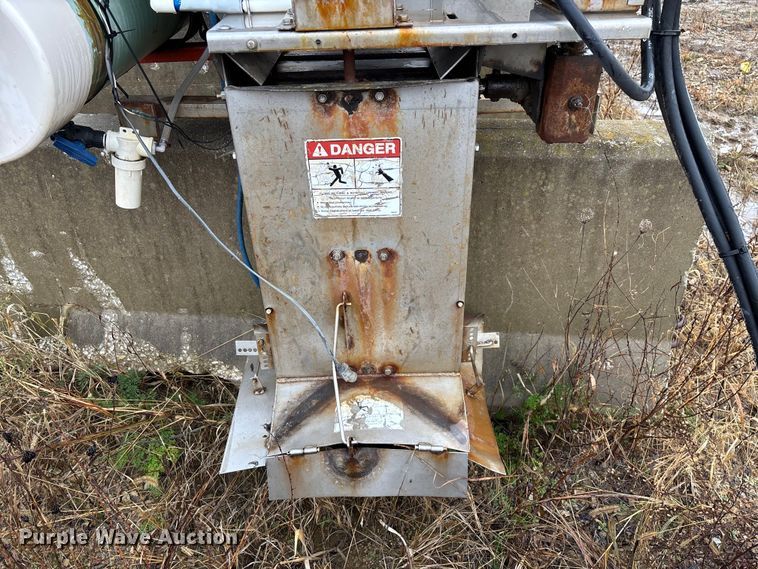 image for item ED2411 Hi-Way Super-P-9 spreader