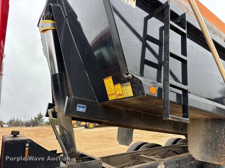 image for item ED2413 2006 International 7500 dump truck