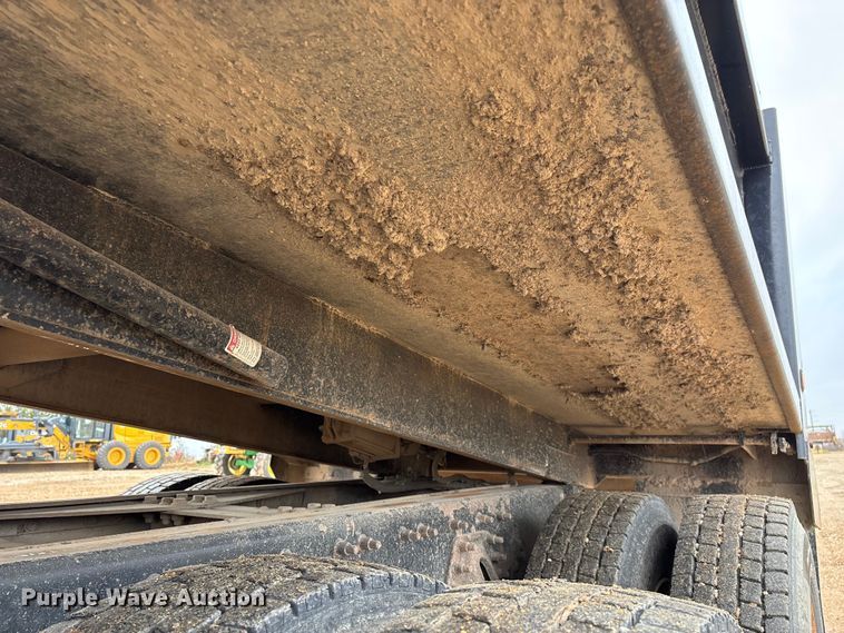 image for item ED2413 2006 International 7500 dump truck