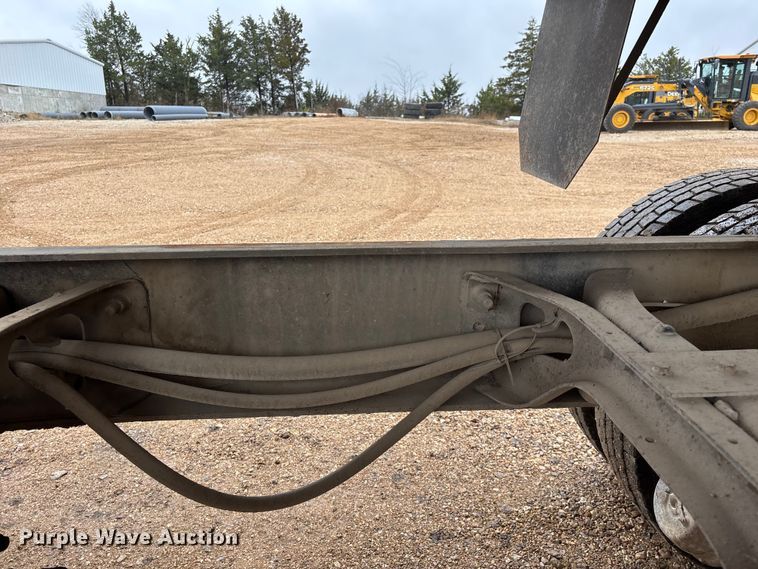 image for item ED2413 2006 International 7500 dump truck