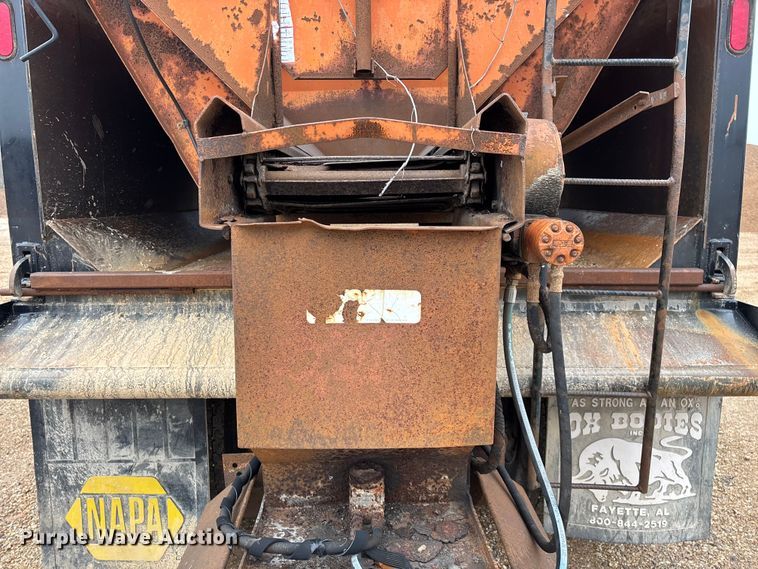 image for item ED2413 2006 International 7500 dump truck