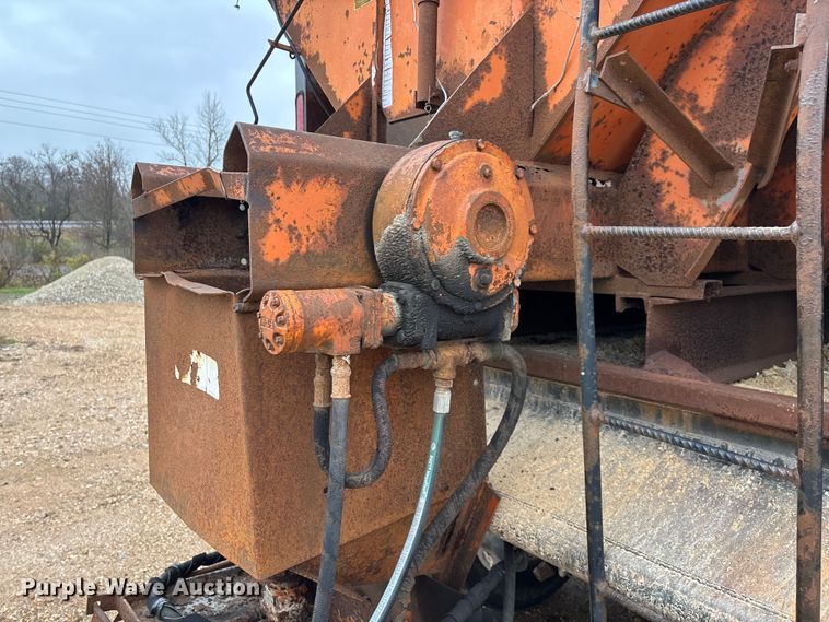 image for item ED2413 2006 International 7500 dump truck