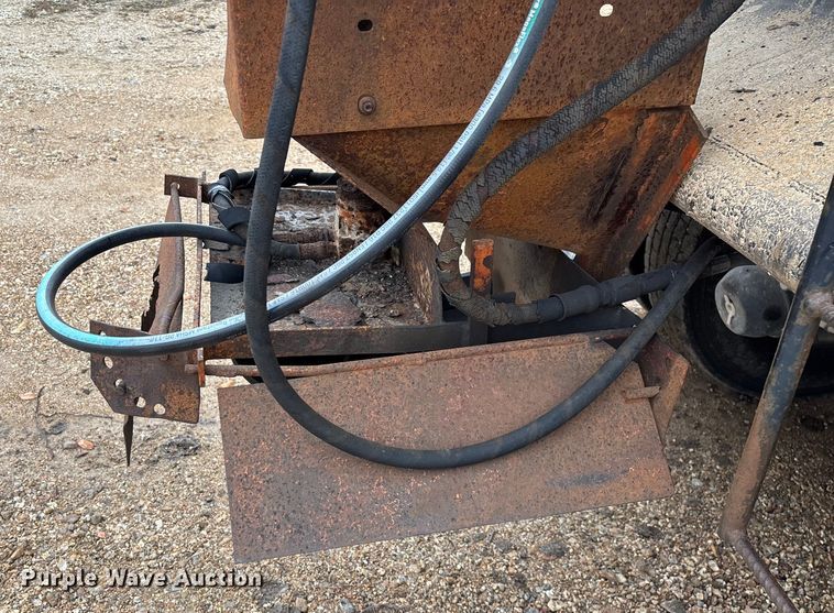 image for item ED2413 2006 International 7500 dump truck