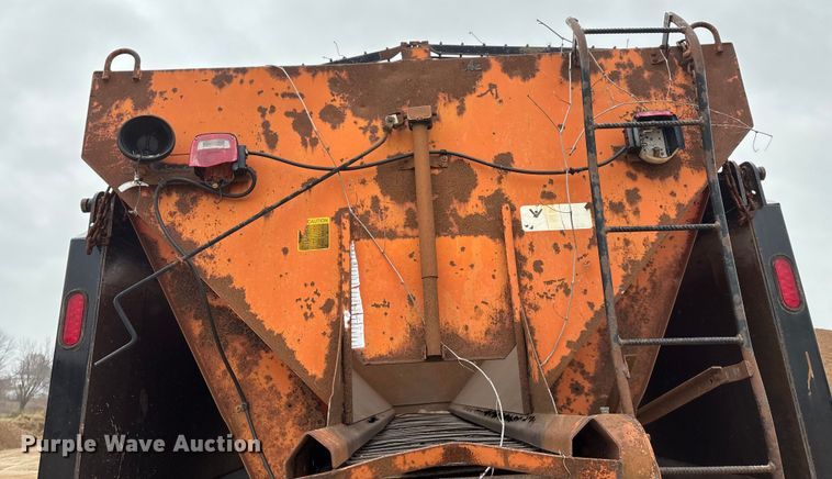 image for item ED2413 2006 International 7500 dump truck