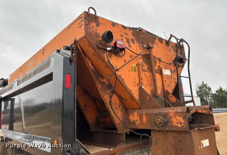 image for item ED2413 2006 International 7500 dump truck