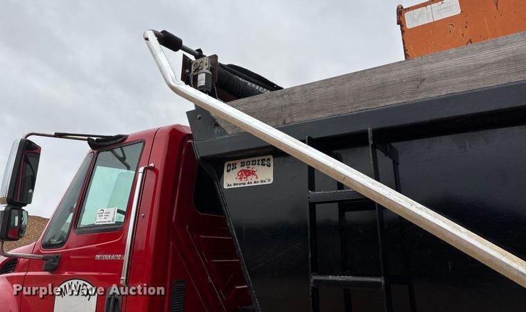 image for item ED2413 2006 International 7500 dump truck