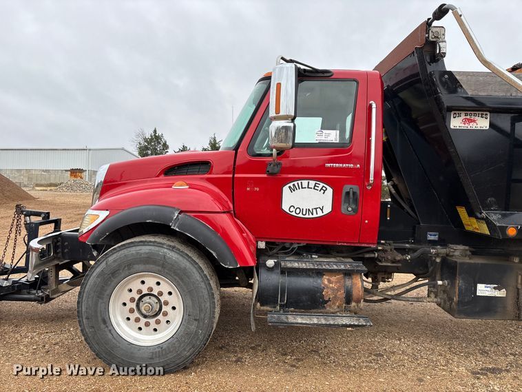 image for item ED2413 2006 International 7500 dump truck