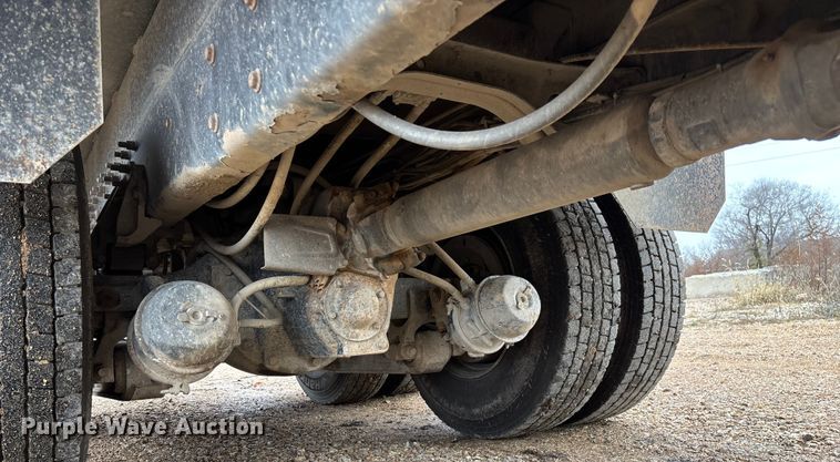 image for item ED2413 2006 International 7500 dump truck