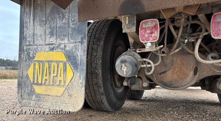 image for item ED2413 2006 International 7500 dump truck