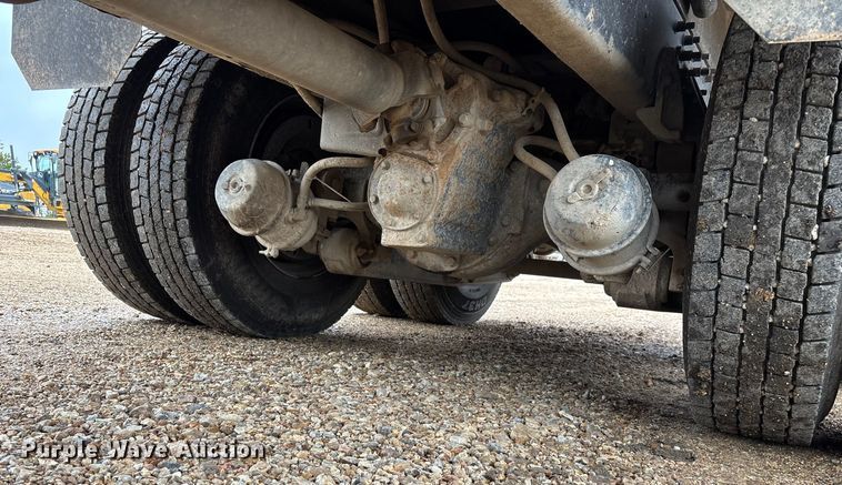 image for item ED2413 2006 International 7500 dump truck