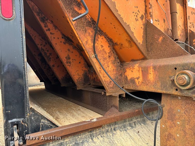 image for item ED2413 2006 International 7500 dump truck