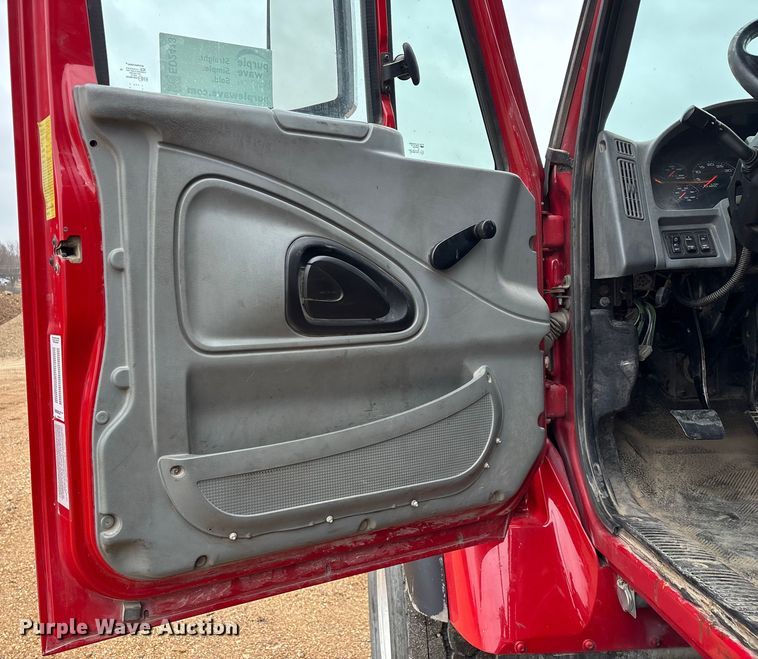 image for item ED2413 2006 International 7500 dump truck