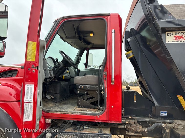 image for item ED2413 2006 International 7500 dump truck