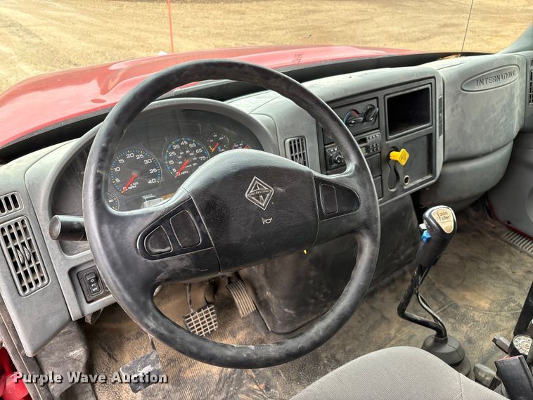 image for item ED2413 2006 International 7500 dump truck