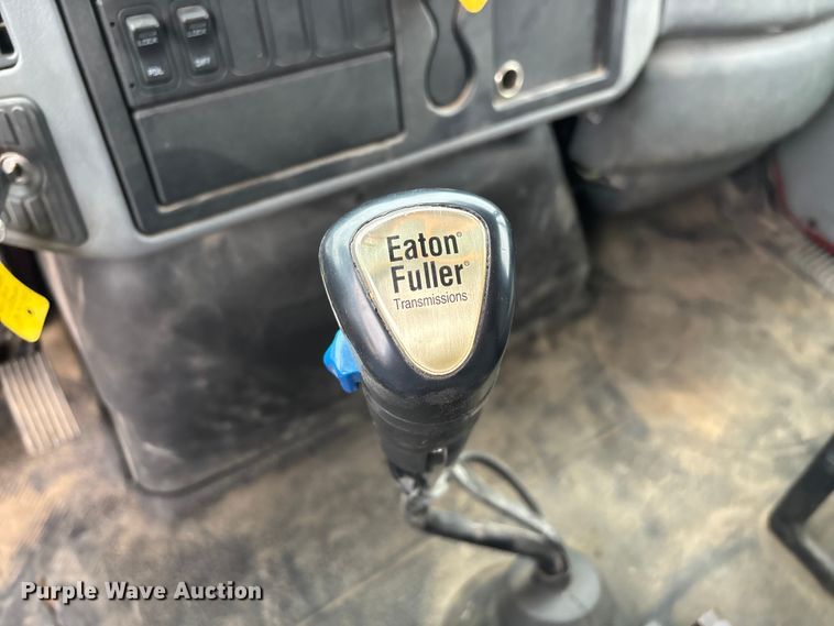 image for item ED2413 2006 International 7500 dump truck