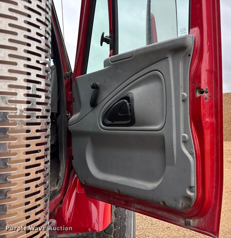 image for item ED2413 2006 International 7500 dump truck