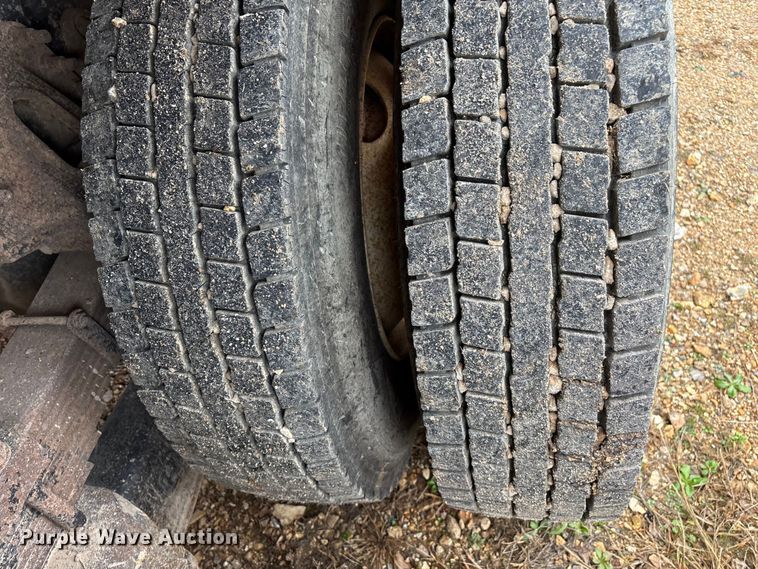 image for item ED2413 2006 International 7500 dump truck