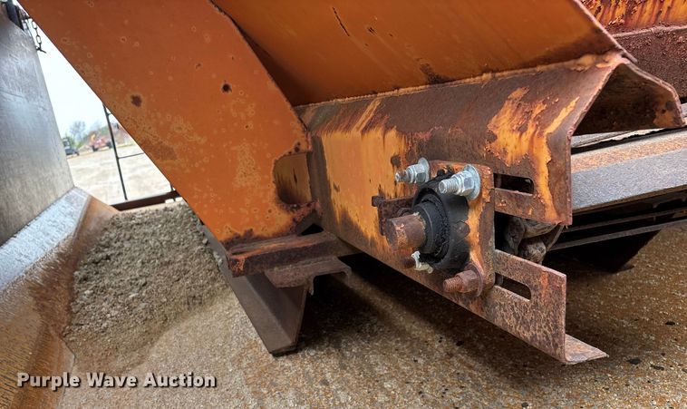 image for item ED2413 2006 International 7500 dump truck