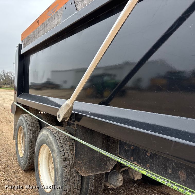 image for item ED2413 2006 International 7500 dump truck