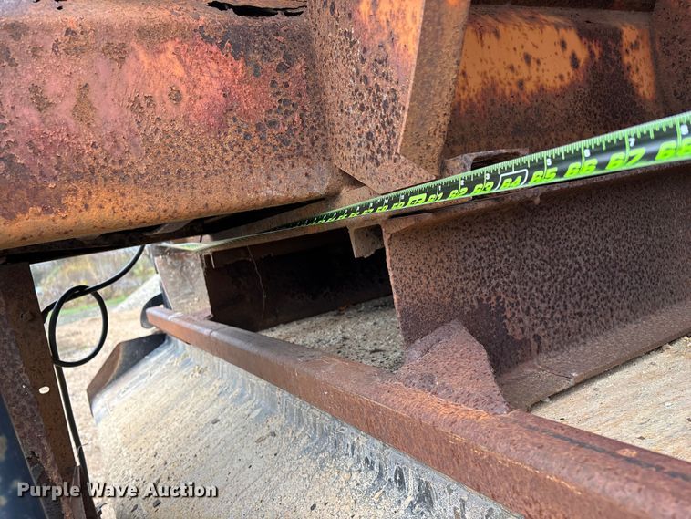 image for item ED2413 2006 International 7500 dump truck