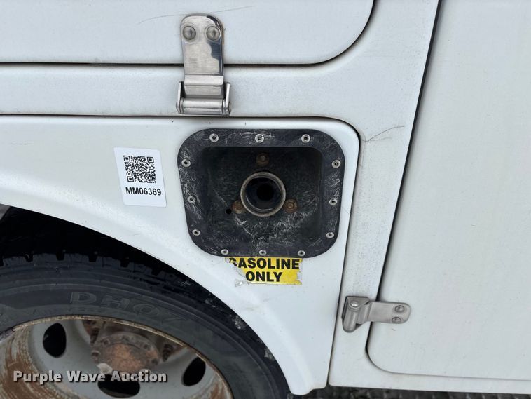 image for item ED2418 2011 Ford F450 Super Duty bucket truck