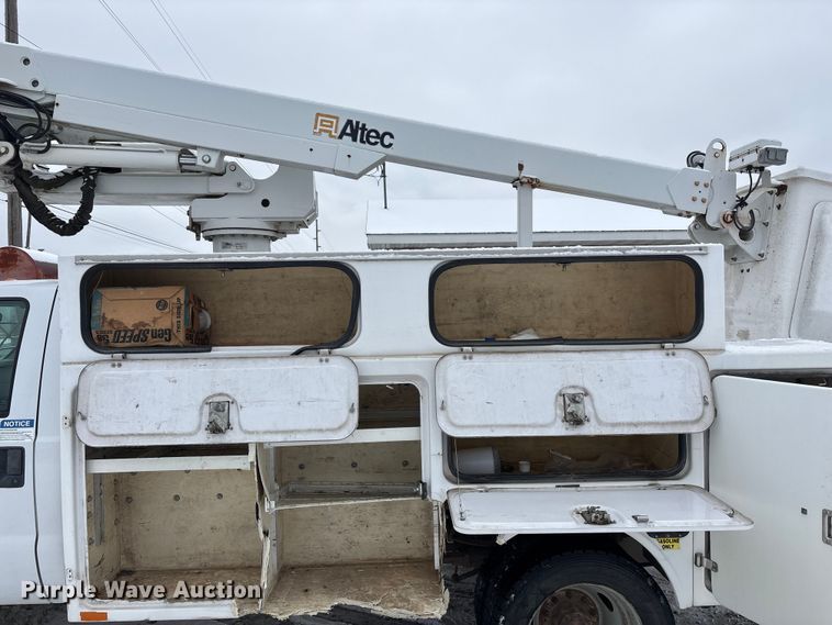 image for item ED2418 2011 Ford F450 Super Duty bucket truck