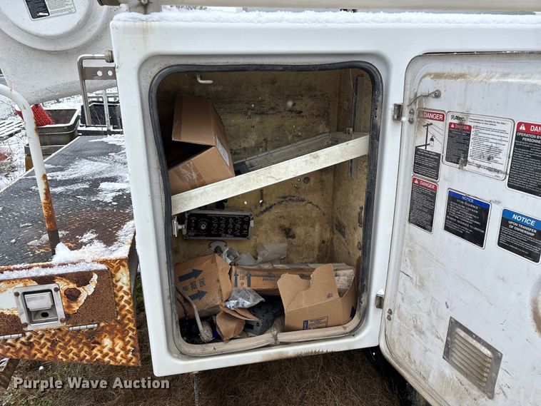 image for item ED2418 2011 Ford F450 Super Duty bucket truck