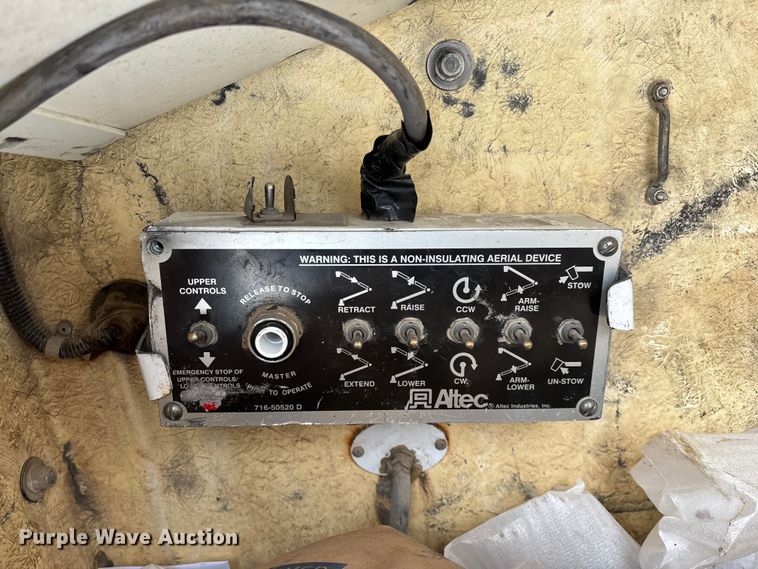 image for item ED2418 2011 Ford F450 Super Duty bucket truck