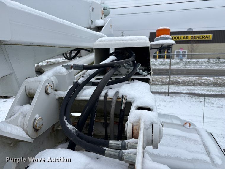 image for item ED2418 2011 Ford F450 Super Duty bucket truck