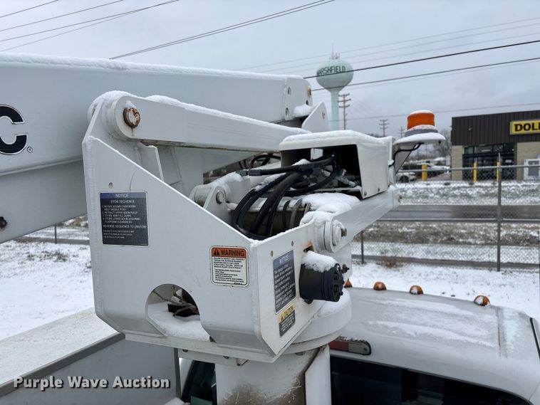 image for item ED2418 2011 Ford F450 Super Duty bucket truck