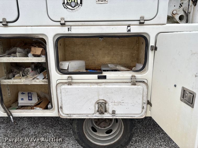 image for item ED2420 2011 Ford F450 Super Duty bucket truck