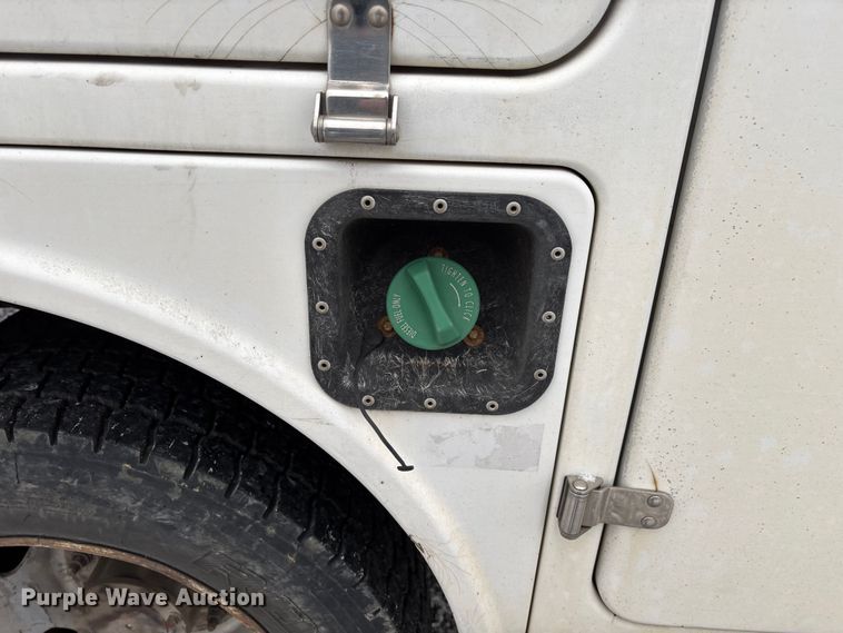 image for item ED2420 2011 Ford F450 Super Duty bucket truck