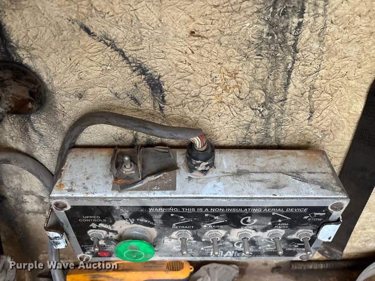 image for item ED2420 2011 Ford F450 Super Duty bucket truck