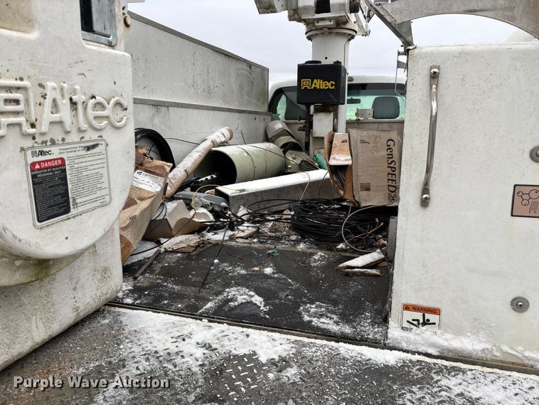 image for item ED2420 2011 Ford F450 Super Duty bucket truck