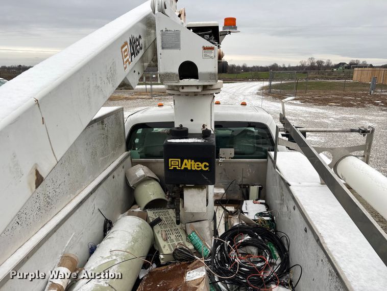 image for item ED2420 2011 Ford F450 Super Duty bucket truck