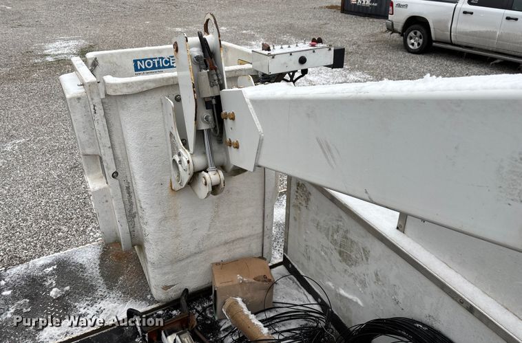 image for item ED2420 2011 Ford F450 Super Duty bucket truck