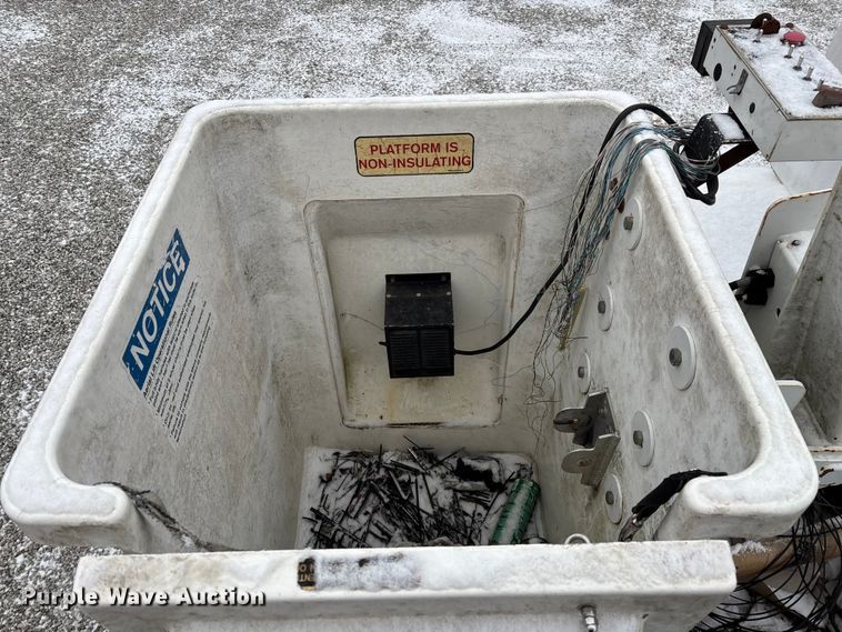 image for item ED2420 2011 Ford F450 Super Duty bucket truck