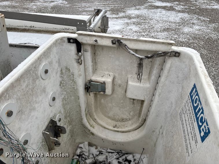 image for item ED2420 2011 Ford F450 Super Duty bucket truck