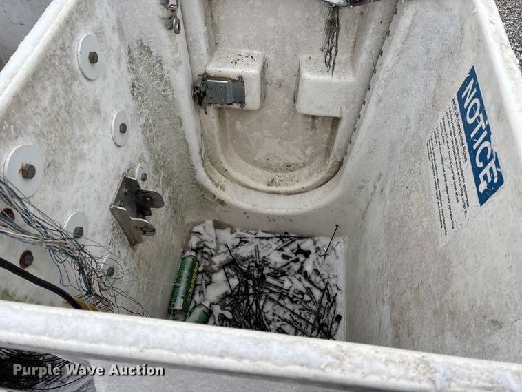 image for item ED2420 2011 Ford F450 Super Duty bucket truck